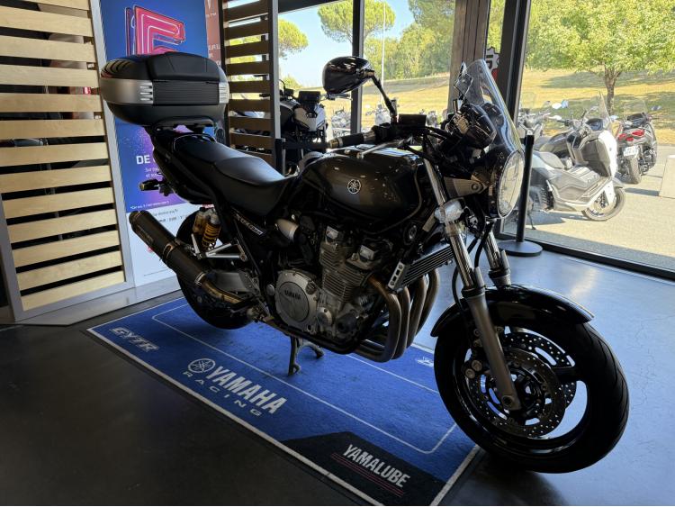 YAMAHA XJR 1300