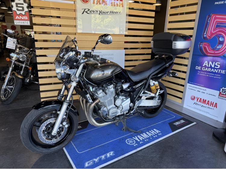 YAMAHA XJR 1300