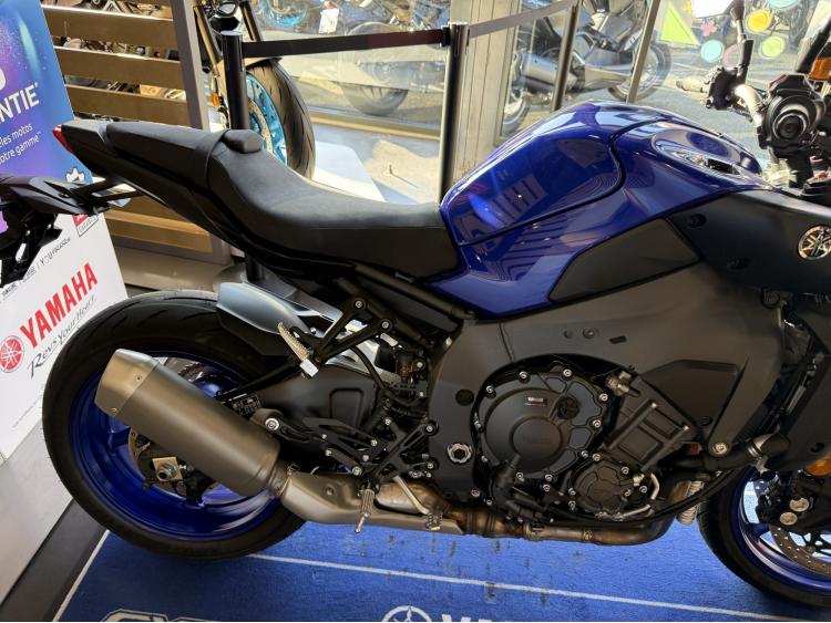 YAMAHA MT-10