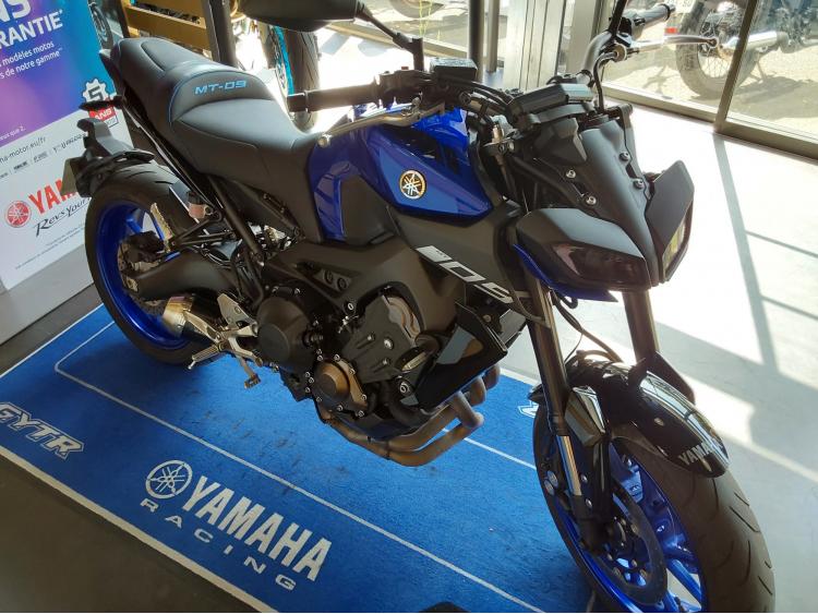 YAMAHA MT-09