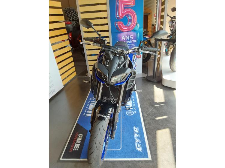 YAMAHA MT-09