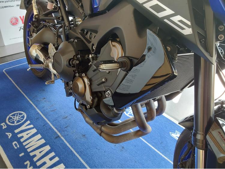 YAMAHA MT-09
