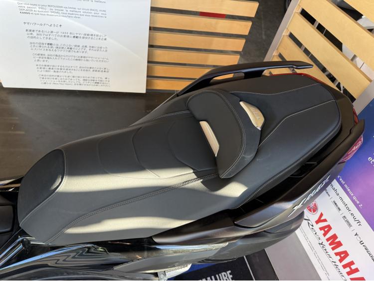 YAMAHA XMAX 300 Tech Max