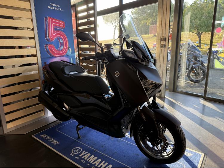YAMAHA XMAX 300 Tech Max