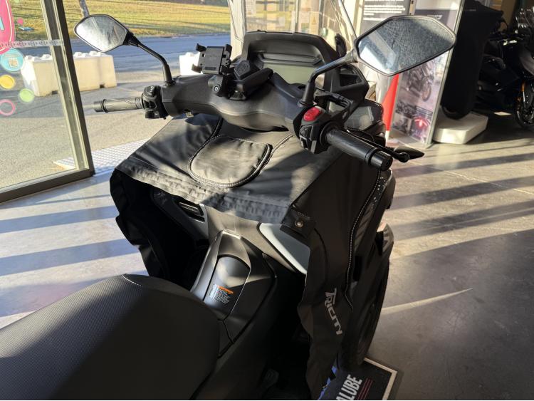 YAMAHA TRICITY 300