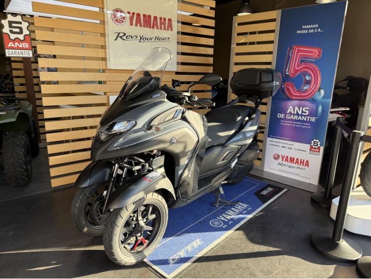 YAMAHA TRICITY 300